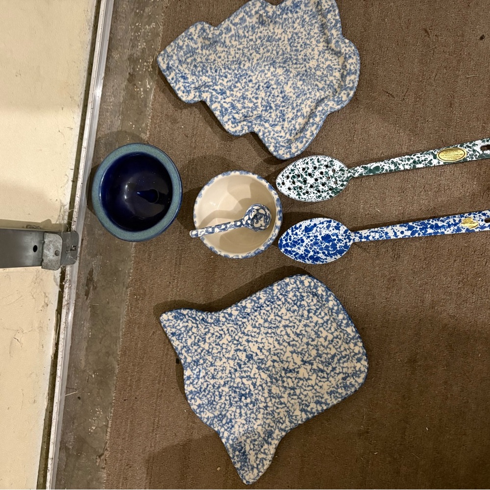 Blue and White Speckled Dinnerware Set